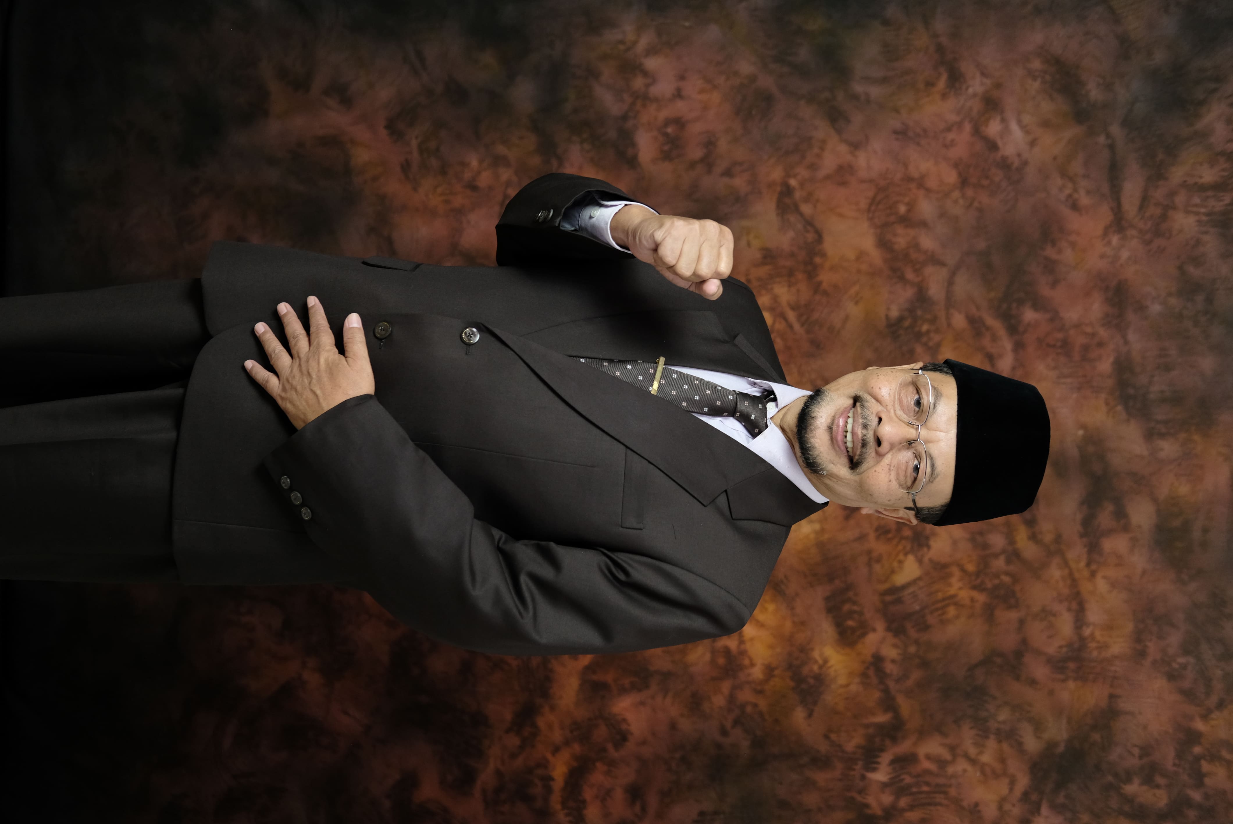 Drs. H. ANSHORI BAIDLOWI, S.H.